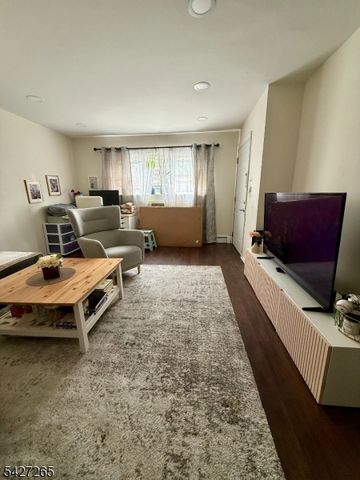 50 S Main St 1A, Lodi Boro, NJ 07644