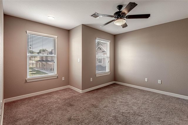 2002 20th Street 603, Huntsville, TX 77340