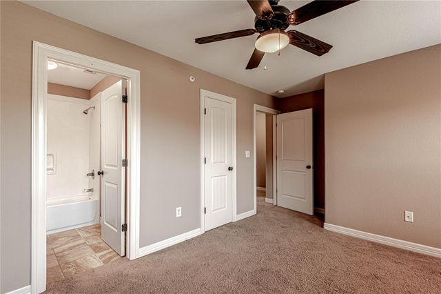 2002 20th Street 603, Huntsville, TX 77340