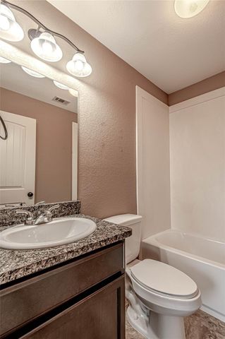 2002 20th Street 603, Huntsville, TX 77340