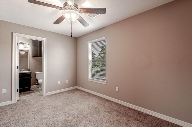2002 20th Street 603, Huntsville, TX 77340