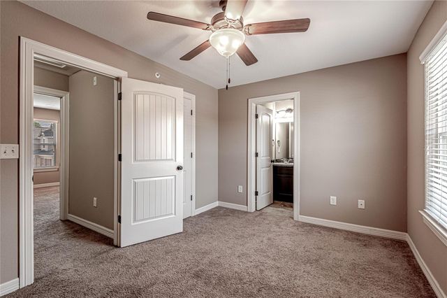 2002 20th Street 603, Huntsville, TX 77340