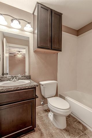 2002 20th Street 603, Huntsville, TX 77340