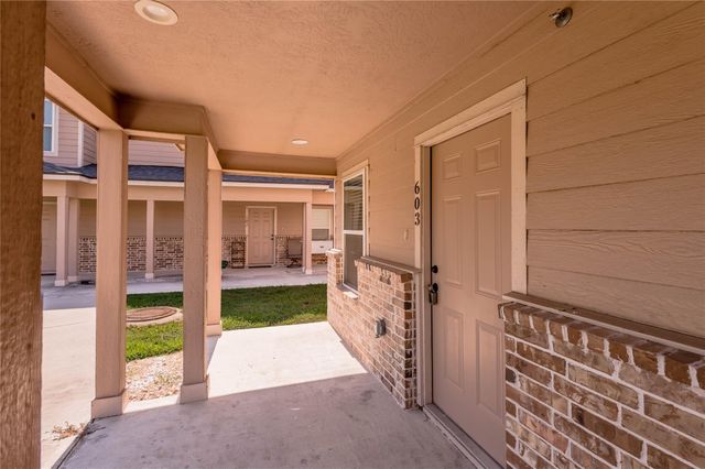 2002 20th Street 603, Huntsville, TX 77340