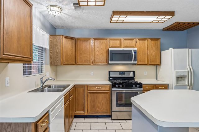 4618 Kimball Drive, Pearland, TX 77584