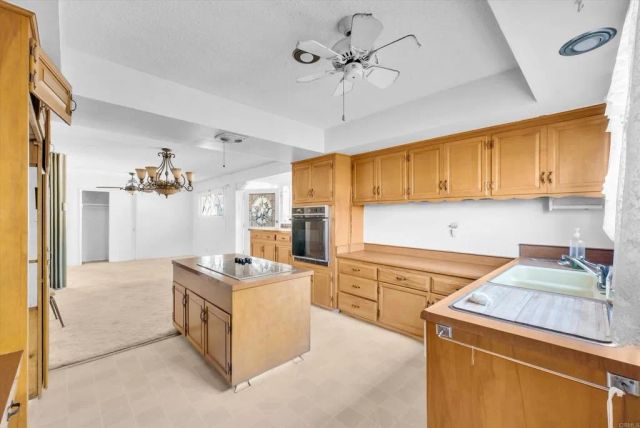 3221 Kempton Drive, Los Alamitos, CA 90720