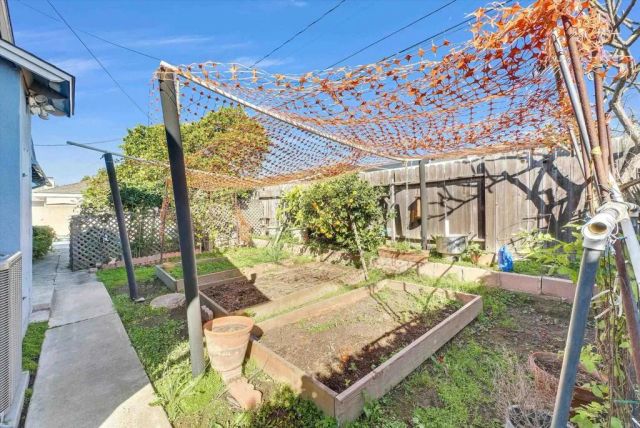 3221 Kempton Drive, Los Alamitos, CA 90720