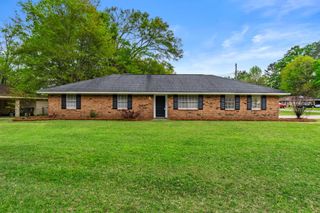 301 W Ray Dr., Hattiesburg, MS 39402