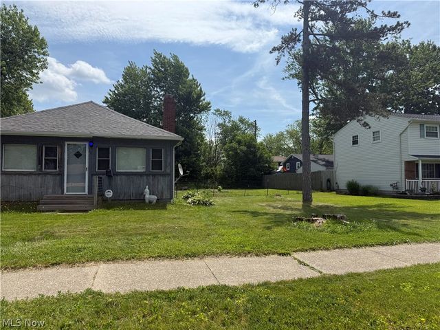 6011 Reynolds Road, Mentor On The Lake, OH 44060