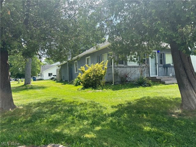 6011 Reynolds Road, Mentor On The Lake, OH 44060