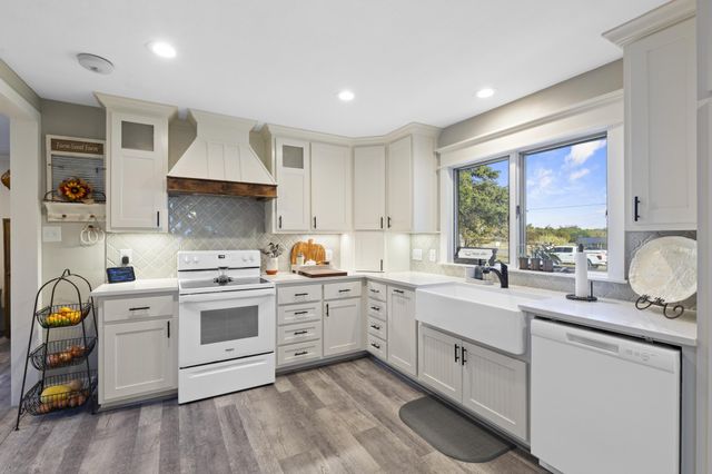 1829 N Main Street, Weatherford, TX 76085