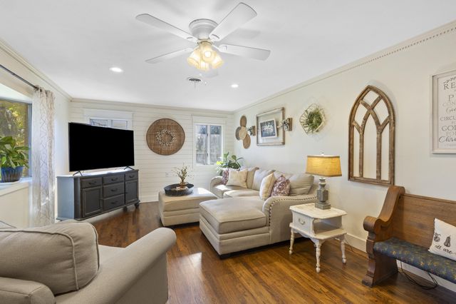 1829 N Main Street, Weatherford, TX 76085