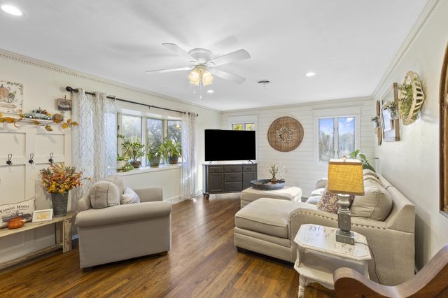 1829 N Main Street, Weatherford, TX 76085