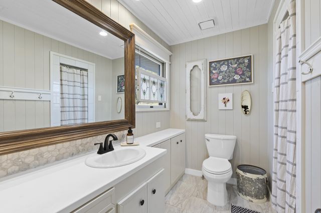 1829 N Main Street, Weatherford, TX 76085