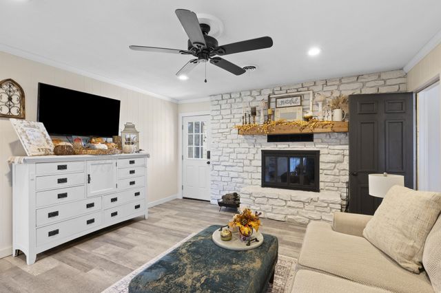 1829 N Main Street, Weatherford, TX 76085