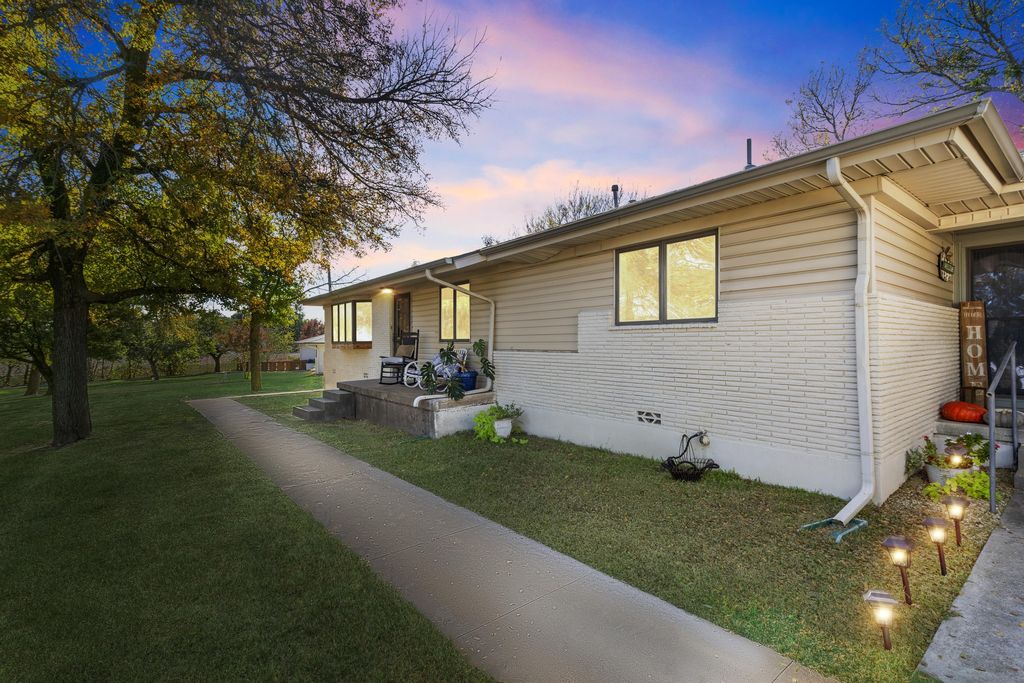 1829 N Main Street, Weatherford, TX 76085