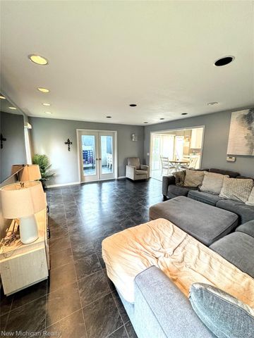 704 Wilkshire Court, Grand Blanc, MI 48439