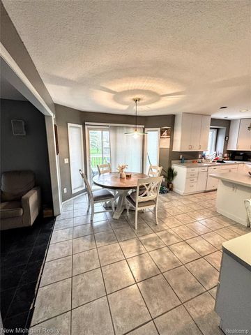 704 Wilkshire Court, Grand Blanc, MI 48439