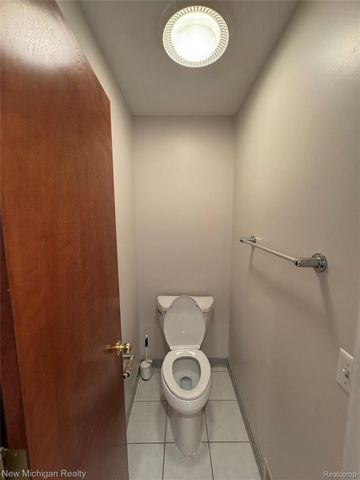 704 Wilkshire Court, Grand Blanc, MI 48439