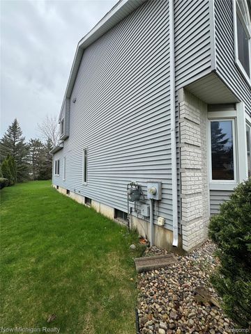 704 Wilkshire Court, Grand Blanc, MI 48439