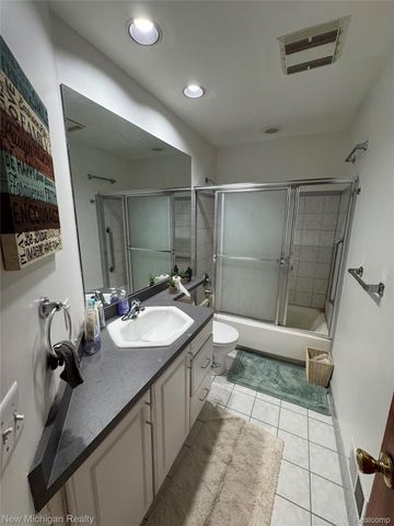 704 Wilkshire Court, Grand Blanc, MI 48439