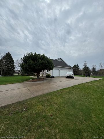 704 Wilkshire Court, Grand Blanc, MI 48439