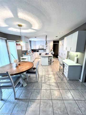 704 Wilkshire Court, Grand Blanc, MI 48439