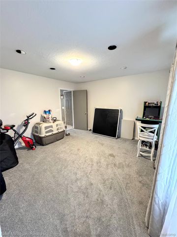 704 Wilkshire Court, Grand Blanc, MI 48439