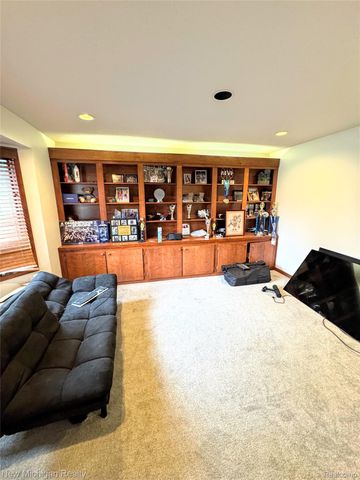 704 Wilkshire Court, Grand Blanc, MI 48439