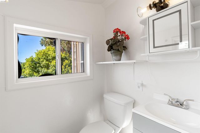 826 Benicia Rd, Vallejo, CA 94591