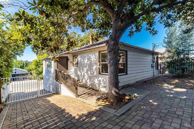 826 Benicia Rd, Vallejo, CA 94591