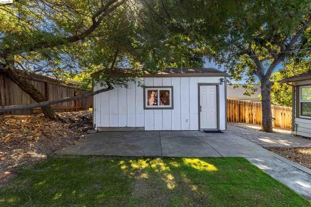 826 Benicia Rd, Vallejo, CA 94591