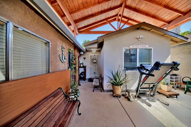 2013 Robertson Rd, Modesto, CA 95351