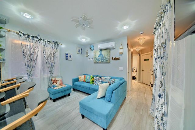2013 Robertson Rd, Modesto, CA 95351