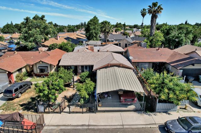 2013 Robertson Rd, Modesto, CA 95351