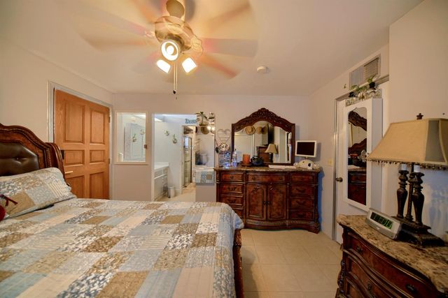 2013 Robertson Rd, Modesto, CA 95351