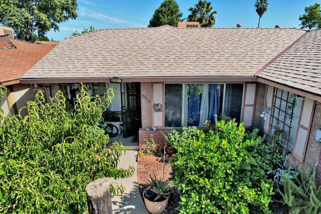 2013 Robertson Rd, Modesto, CA 95351