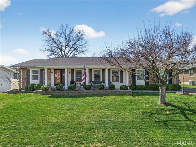 26 Grant Drive, St Peters, MO 63376
