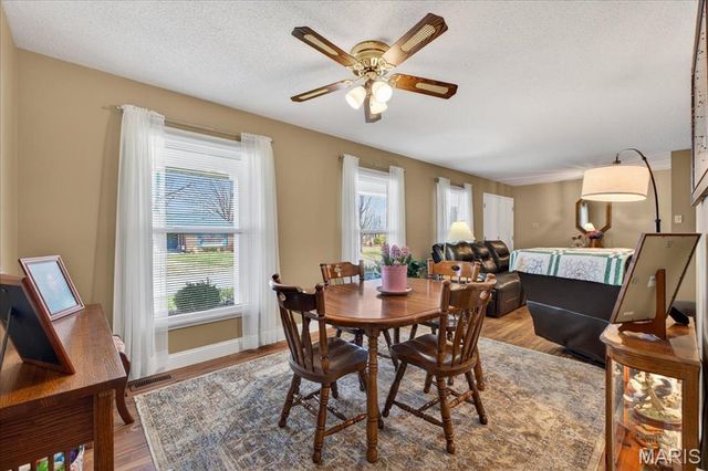 26 Grant Drive, St Peters, MO 63376