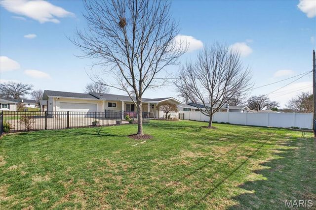 26 Grant Drive, St Peters, MO 63376