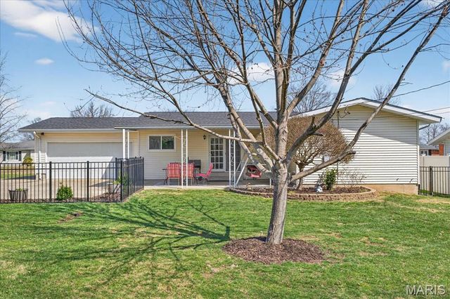 26 Grant Drive, St Peters, MO 63376