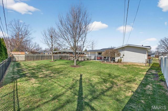 26 Grant Drive, St Peters, MO 63376