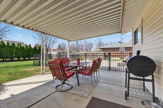 26 Grant Drive, St Peters, MO 63376