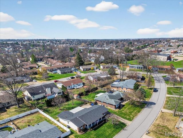 26 Grant Drive, St Peters, MO 63376