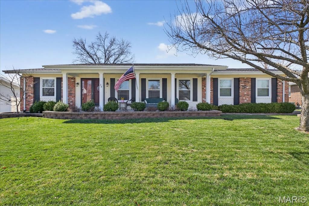 26 Grant Drive, St Peters, MO 63376