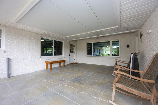 810 Whitehead Blvd, Port Allen, LA 70767