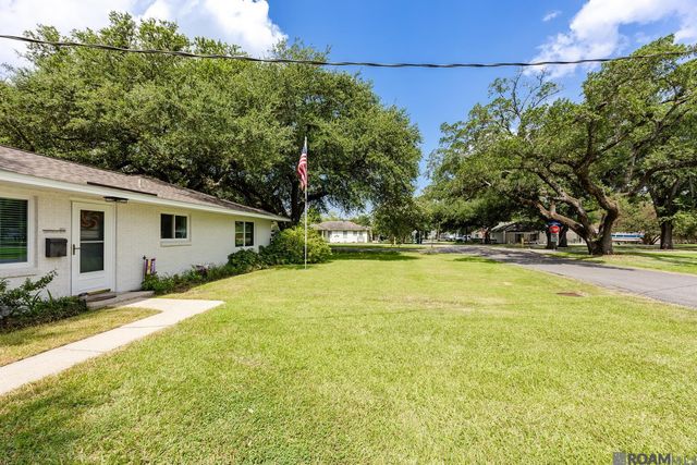 810 Whitehead Blvd, Port Allen, LA 70767