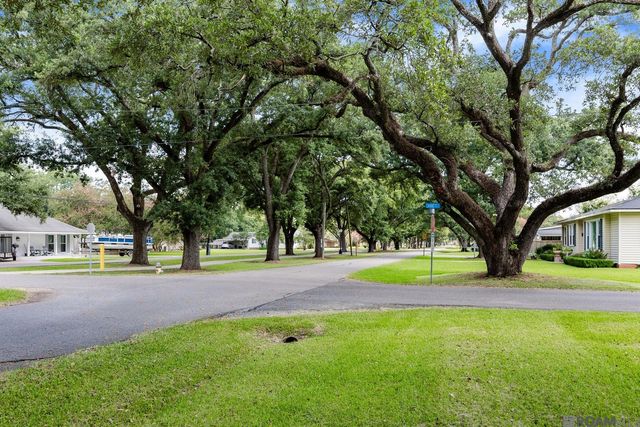 810 Whitehead Blvd, Port Allen, LA 70767