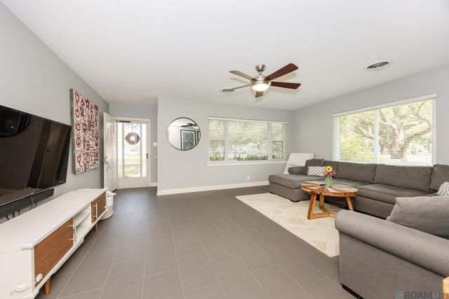 810 Whitehead Blvd, Port Allen, LA 70767