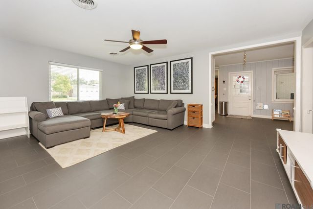 810 Whitehead Blvd, Port Allen, LA 70767
